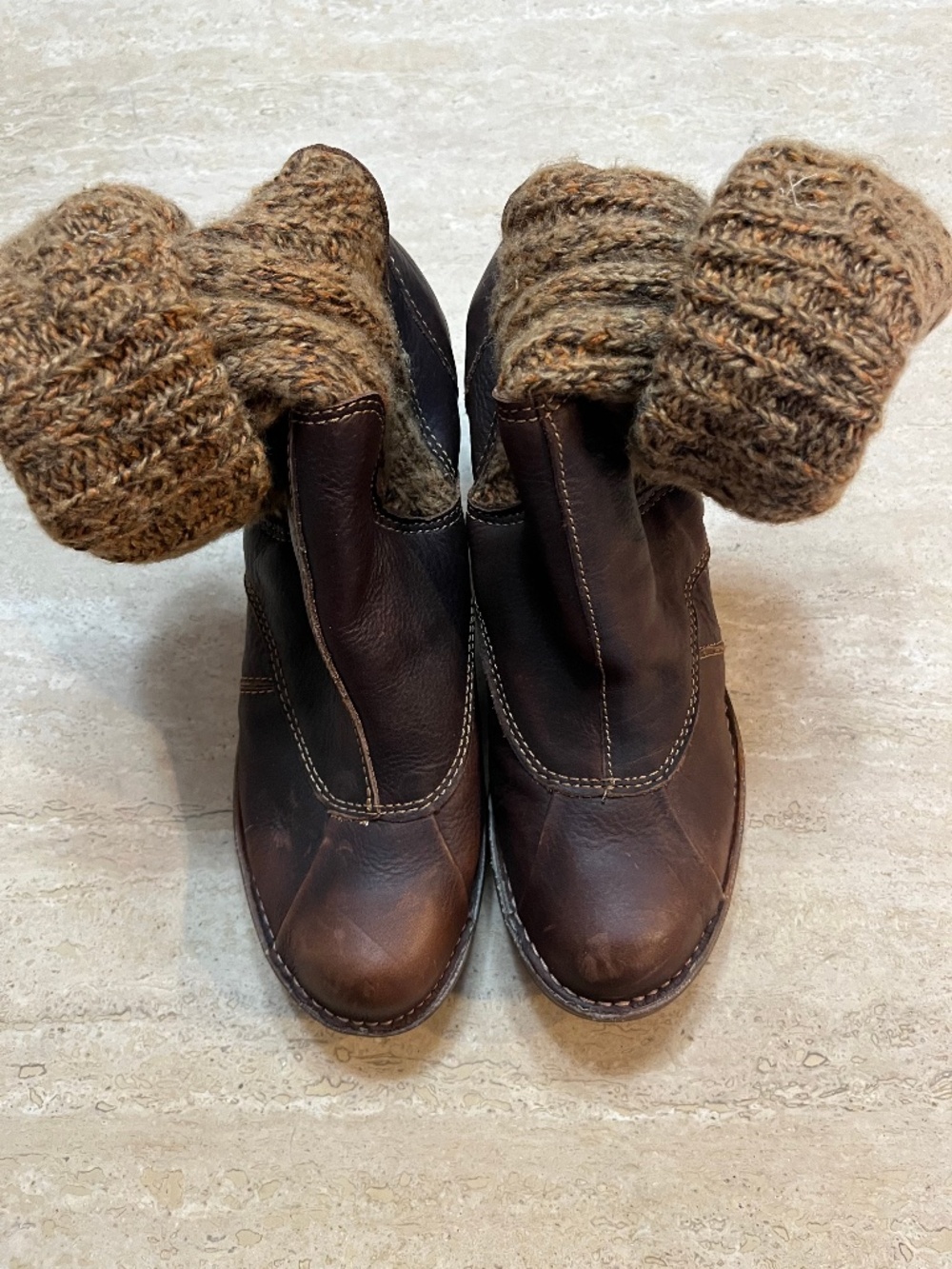 Unusual sweater boot Size 8.